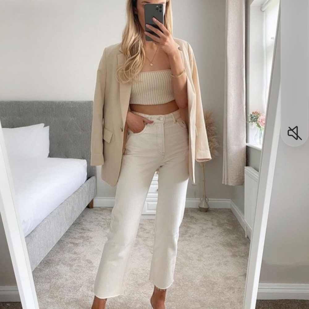 Zara Off White Frayed Hem Straight Leg Jeans Size 8